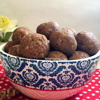 A bowl of food, with Oat and Walnut