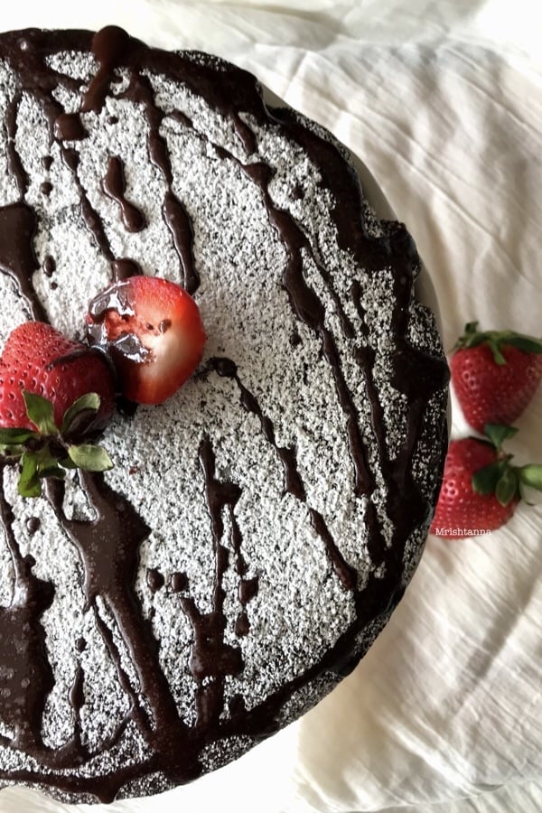 A close up of chocolate semolina cake