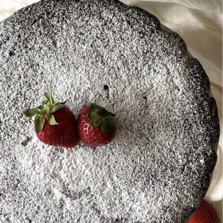 A close up of chocolate semolina cake