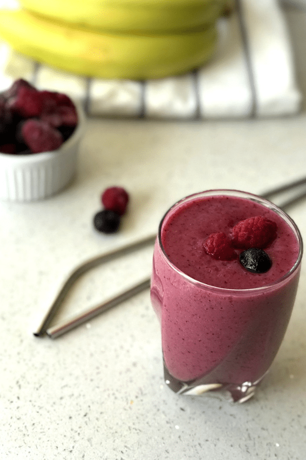 Berry Banana Smoothie • Simple Sumptuous Cooking