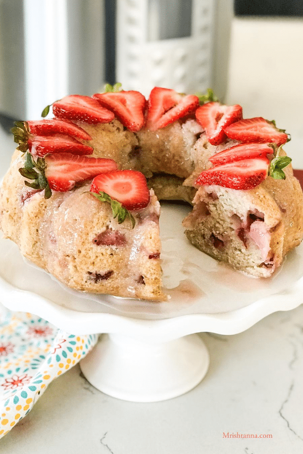 Instant Pot Strawberry Cake • Simple Sumptuous Cooking