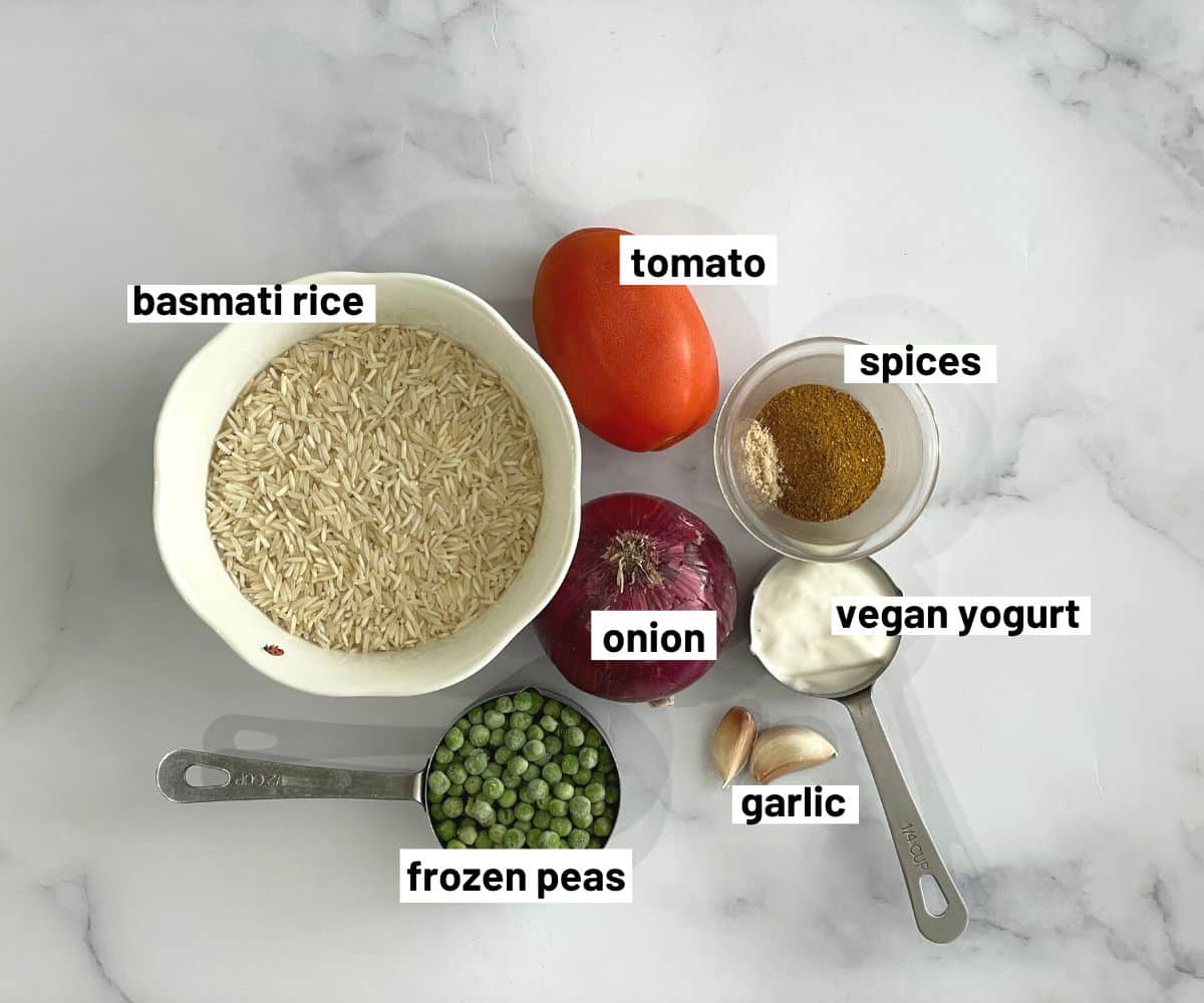 Curry rice ingredients are on the table.