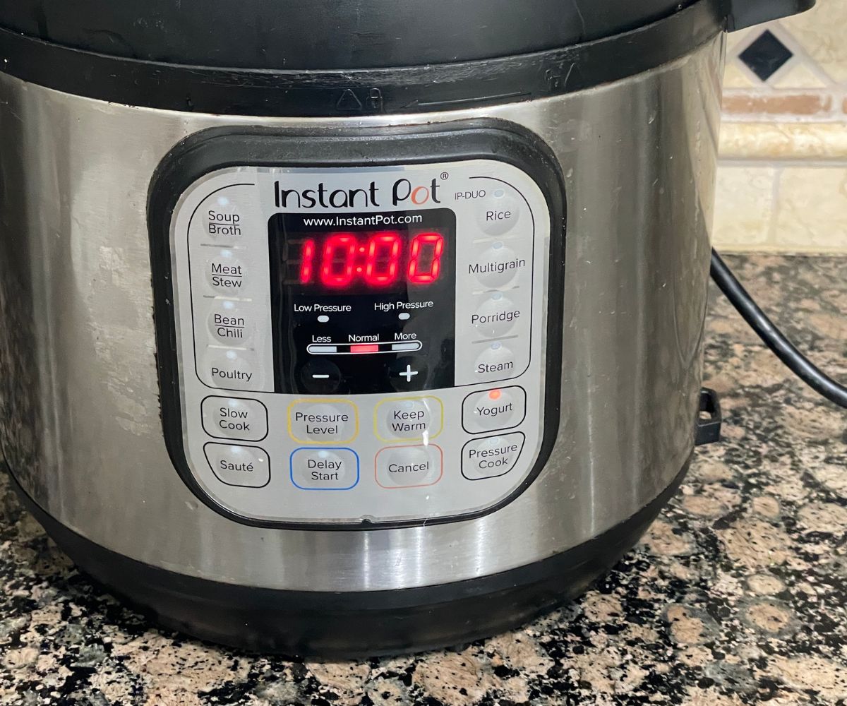 An instant pot showing the yogurt button function.