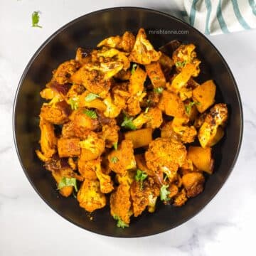 Air fryer aloo gobi is in the bowl.