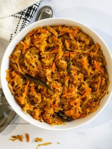 A bowl of mullangi poriyal is on the table.